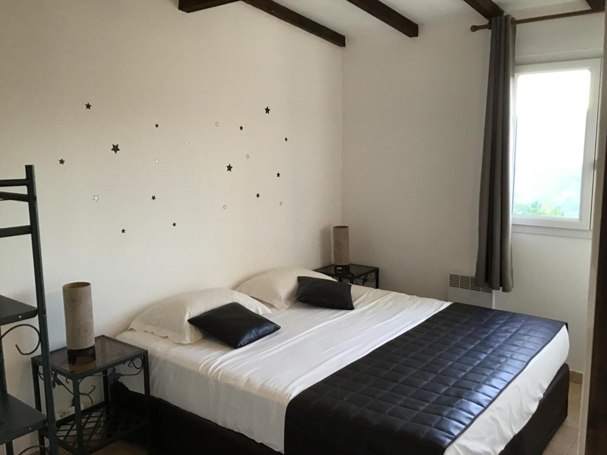 Apartment Et Astrotourisme En Corse *